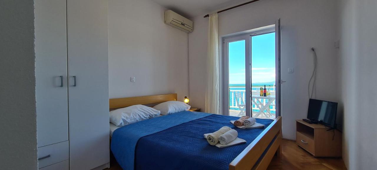 Apartments Ana I Ante Milna  Exterior photo
