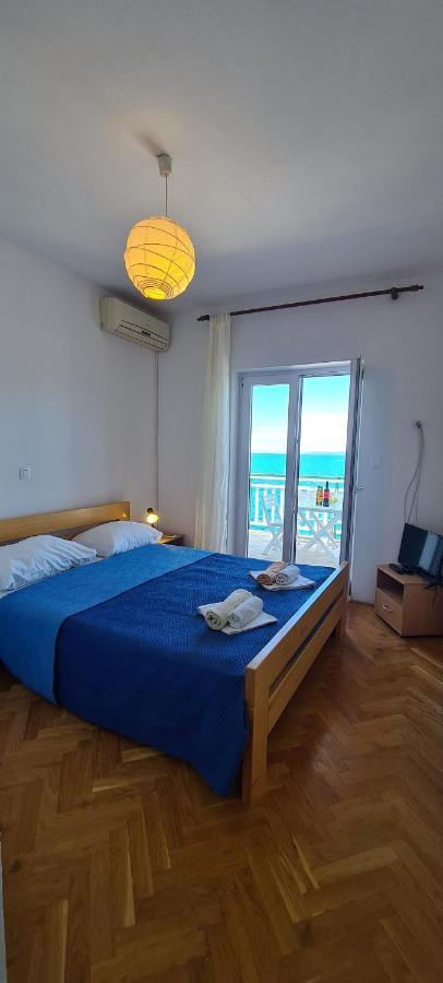 Apartments Ana I Ante Milna  Exterior photo